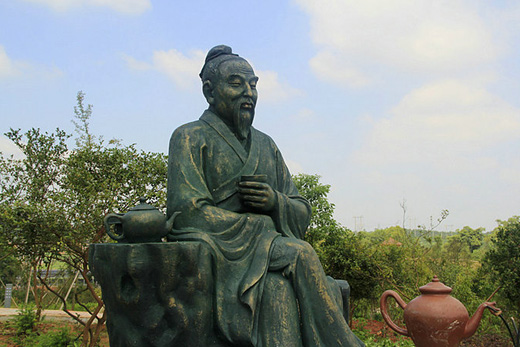 Tìm hiểu về ai là người phát minh ra rượu đầu tiên trên thế giới