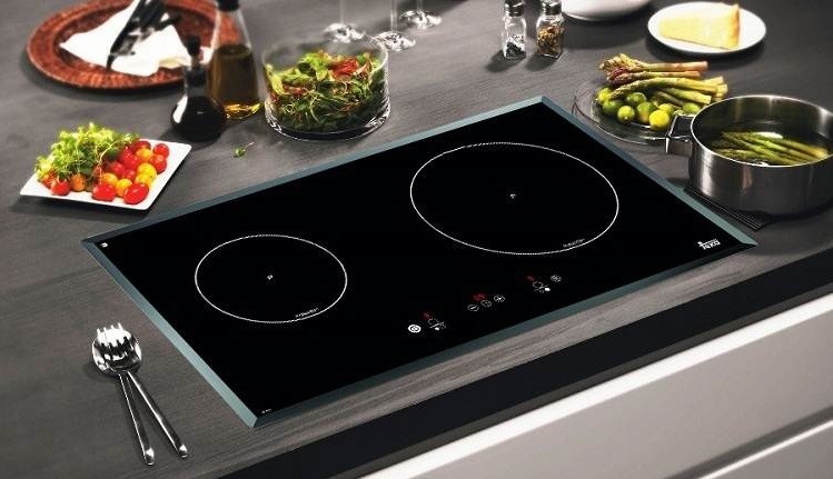 Có nhiều loại kính được sử dụng làm mặt bếp từ