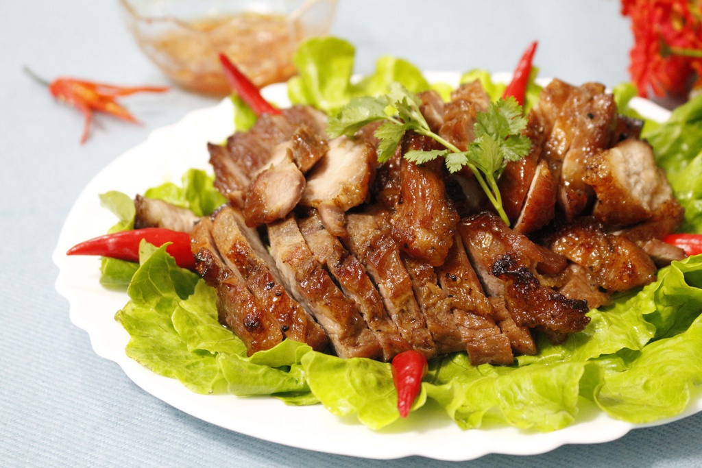 Làm thịt nướng xá xíu hấp dẫn với nồi chiên