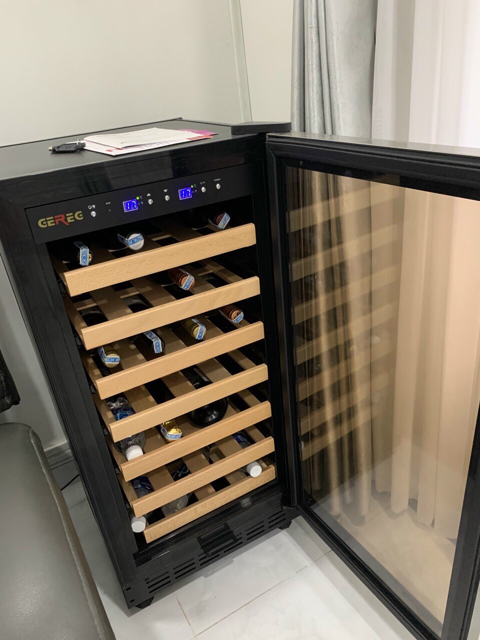 Tủ rượu vang Gereg TR89T